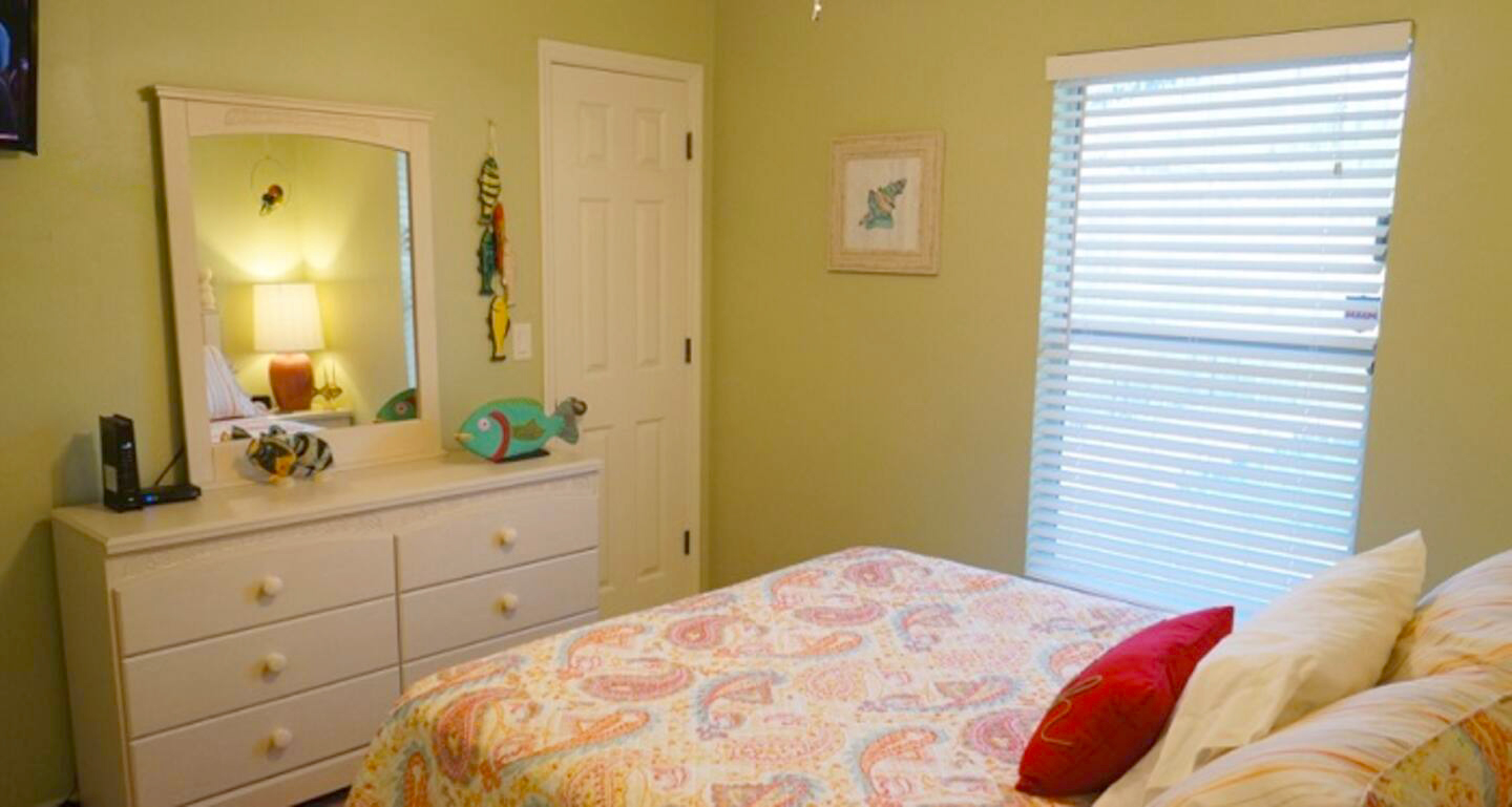 Cabana-Del-Sol-pool-home-with-fenced-yard-bedroom-2
